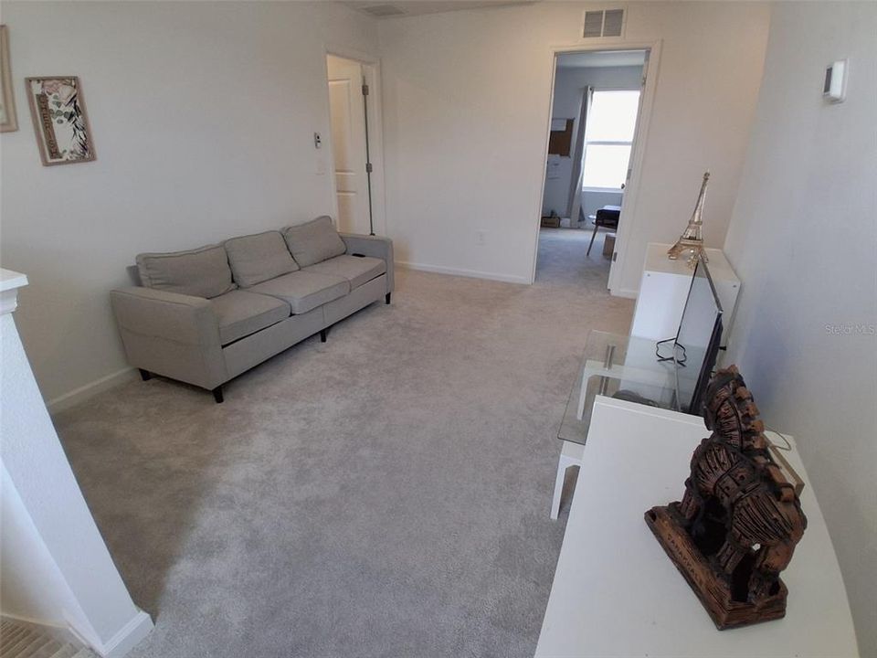 For Sale: $329,990 (6 beds, 3 baths, 2463 Square Feet)