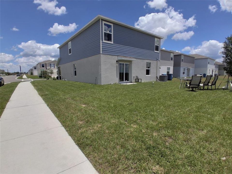 For Sale: $329,990 (6 beds, 3 baths, 2463 Square Feet)