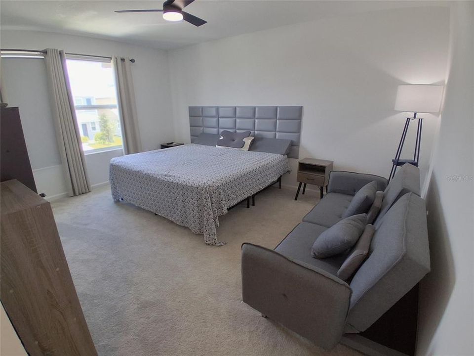 For Sale: $329,990 (6 beds, 3 baths, 2463 Square Feet)