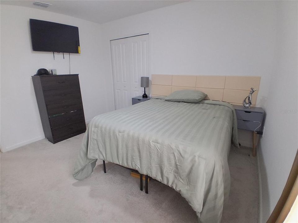 For Sale: $329,990 (6 beds, 3 baths, 2463 Square Feet)
