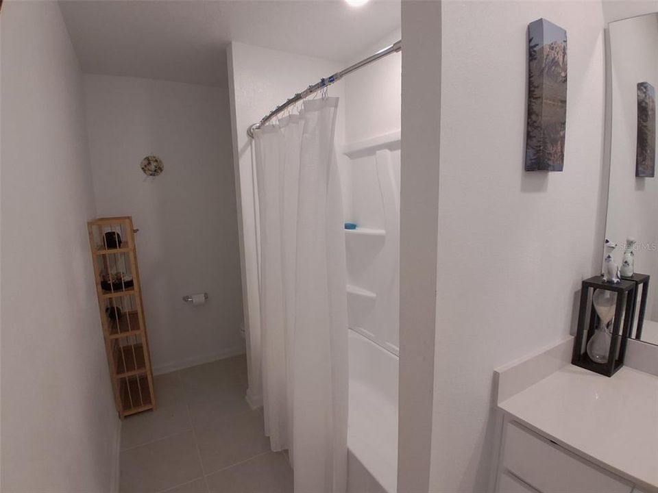 For Sale: $329,990 (6 beds, 3 baths, 2463 Square Feet)
