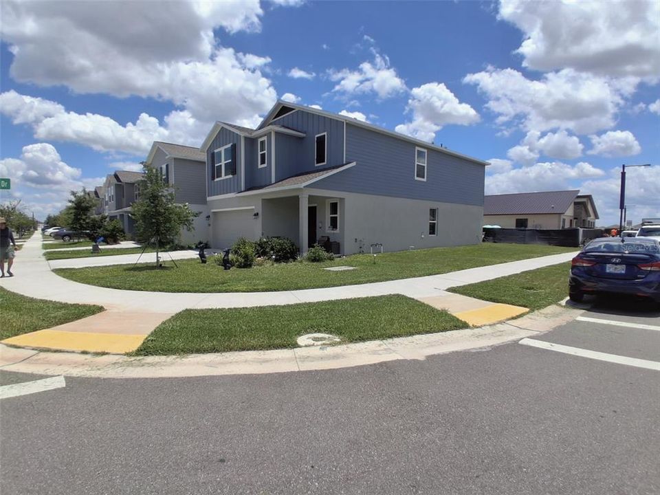 For Sale: $329,990 (6 beds, 3 baths, 2463 Square Feet)