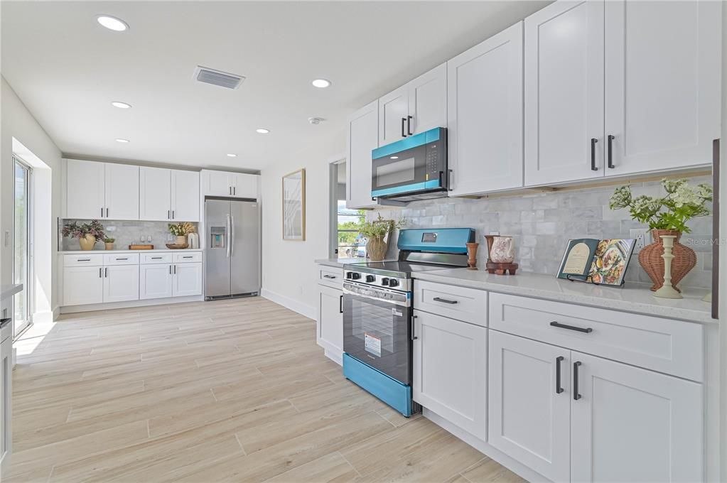 Active With Contract: $300,000 (4 beds, 2 baths, 1736 Square Feet)