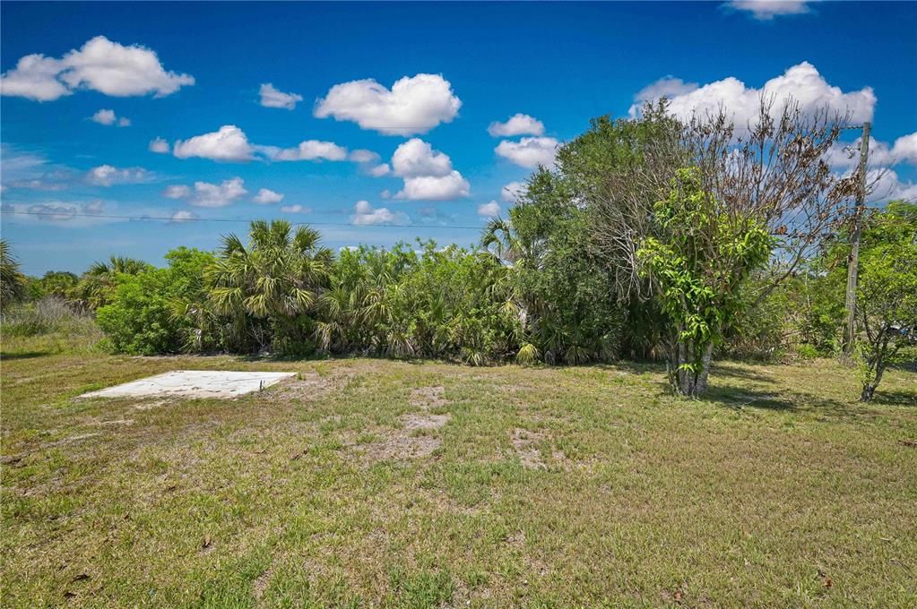 Active With Contract: $300,000 (4 beds, 2 baths, 1736 Square Feet)