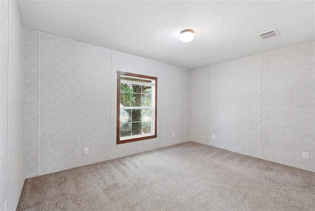 For Sale: $310,000 (5 beds, 3 baths, 2280 Square Feet)