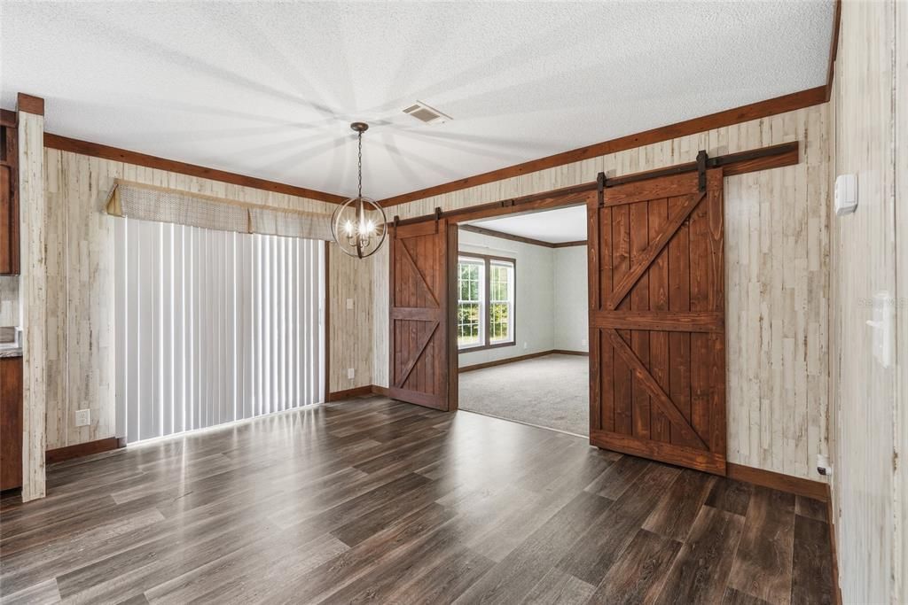 For Sale: $310,000 (5 beds, 3 baths, 2280 Square Feet)