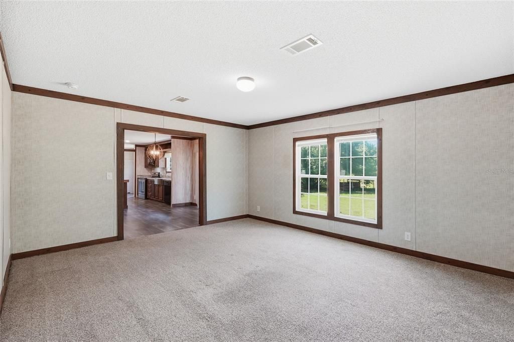 For Sale: $310,000 (5 beds, 3 baths, 2280 Square Feet)