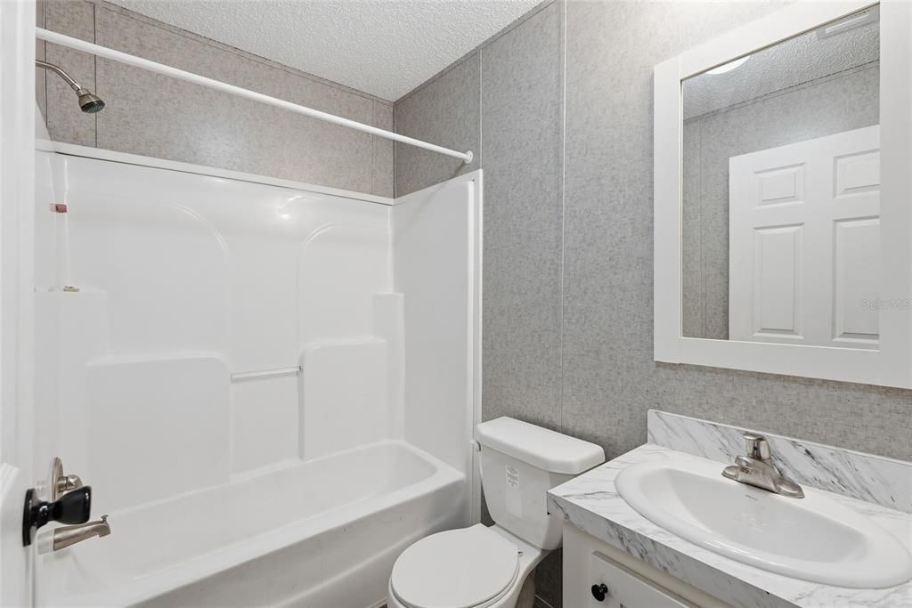 For Sale: $310,000 (5 beds, 3 baths, 2280 Square Feet)