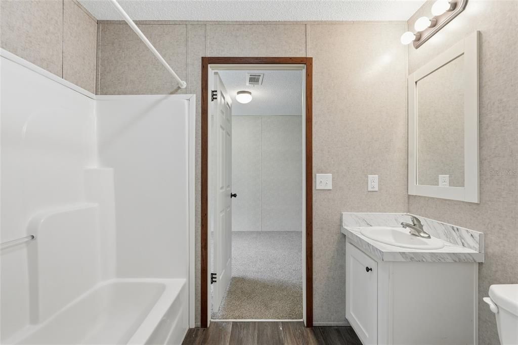For Sale: $310,000 (5 beds, 3 baths, 2280 Square Feet)
