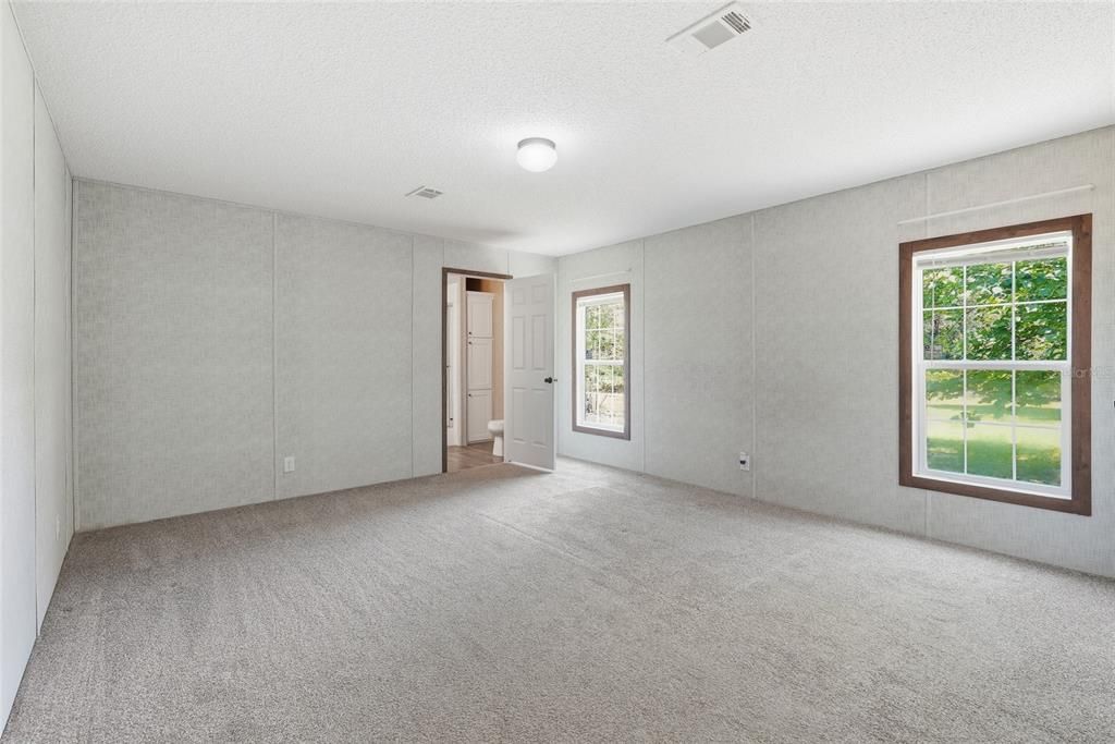 For Sale: $310,000 (5 beds, 3 baths, 2280 Square Feet)
