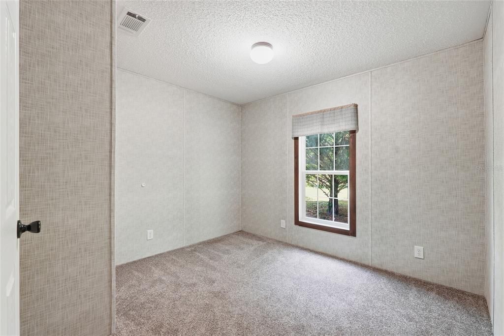For Sale: $310,000 (5 beds, 3 baths, 2280 Square Feet)