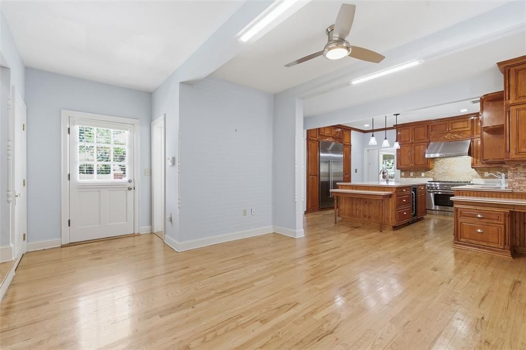 В аренду: $7,500 (4 спален, 3 ванн, 2920 Квадратных фут)
