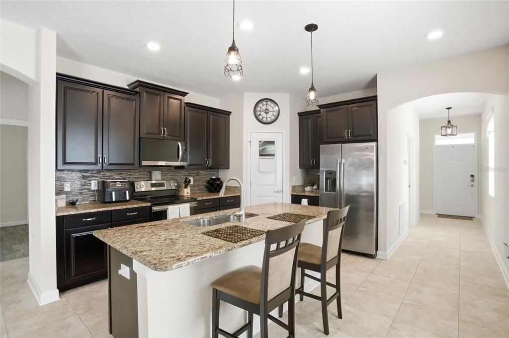 For Sale: $416,767 (3 beds, 2 baths, 1599 Square Feet)