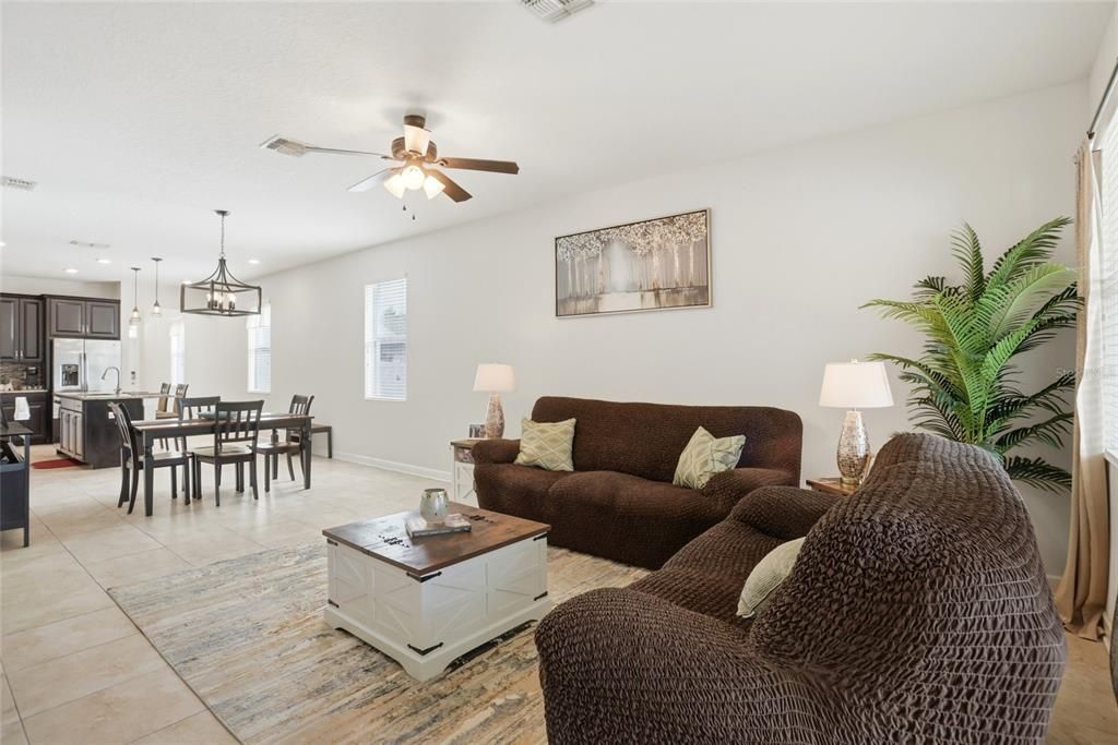 For Sale: $416,767 (3 beds, 2 baths, 1599 Square Feet)