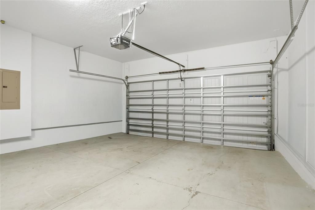 For Sale: $416,767 (3 beds, 2 baths, 1599 Square Feet)