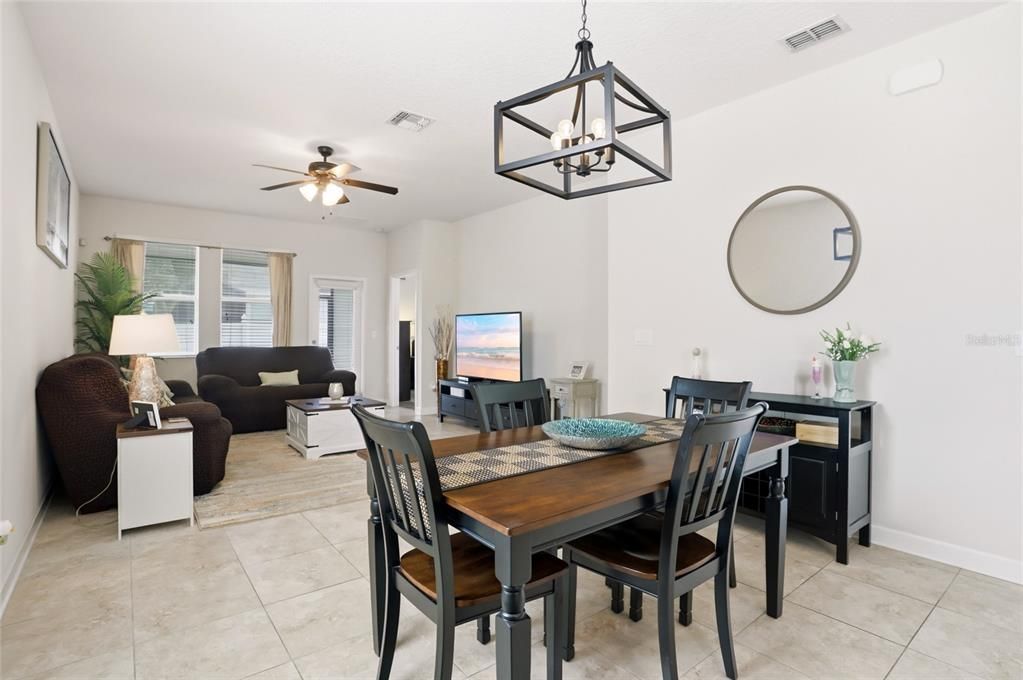 For Sale: $416,767 (3 beds, 2 baths, 1599 Square Feet)