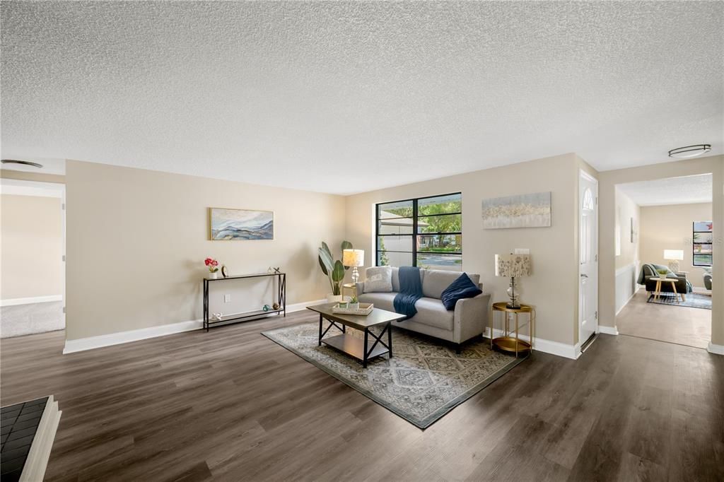Activo con contrato: $424,900 (3 camas, 2 baños, 1904 Pies cuadrados)