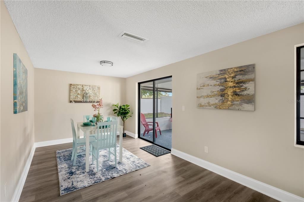 Activo con contrato: $424,900 (3 camas, 2 baños, 1904 Pies cuadrados)