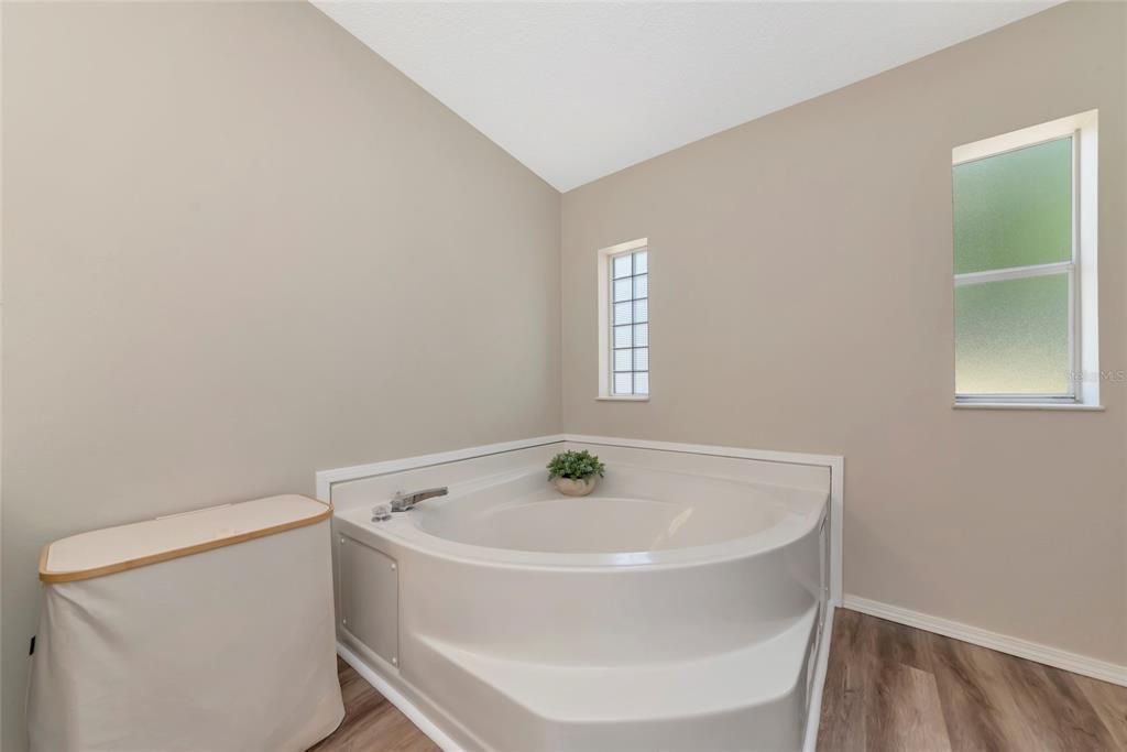 For Sale: $429,000 (3 beds, 2 baths, 1680 Square Feet)