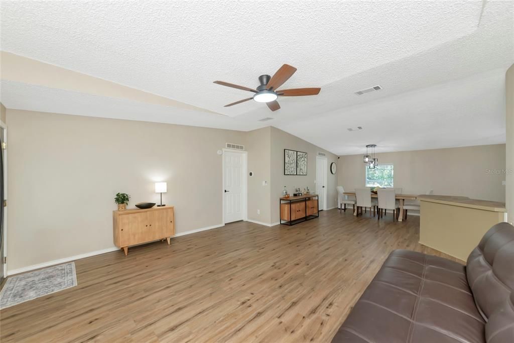 For Sale: $429,000 (3 beds, 2 baths, 1680 Square Feet)