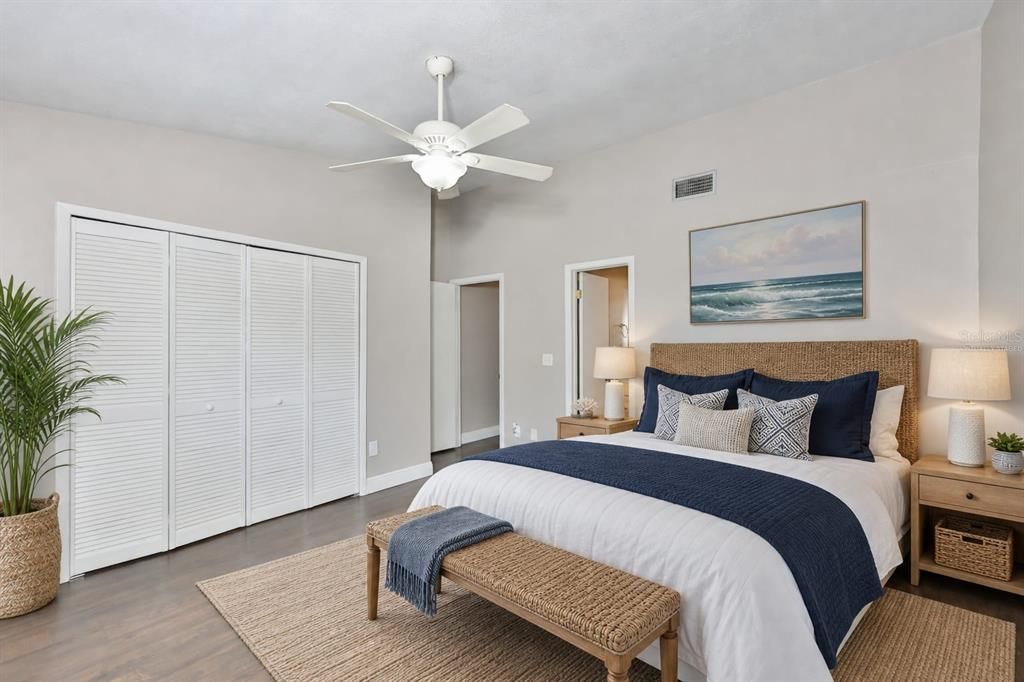 Active With Contract: $295,000 (2 beds, 2 baths, 1431 Square Feet)