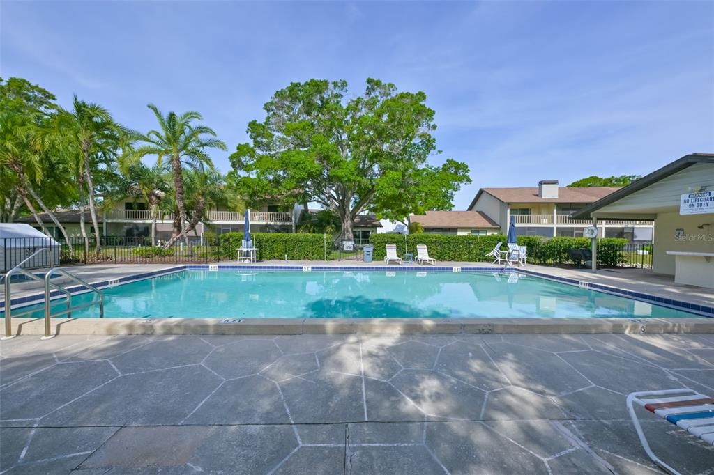 Active With Contract: $295,000 (2 beds, 2 baths, 1431 Square Feet)