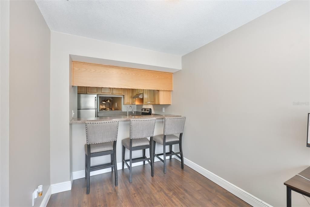 Active With Contract: $295,000 (2 beds, 2 baths, 1431 Square Feet)