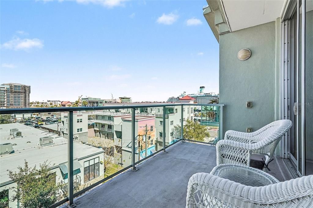 В аренду: $3,250 (2 спален, 2 ванн, 1083 Квадратных фут)
