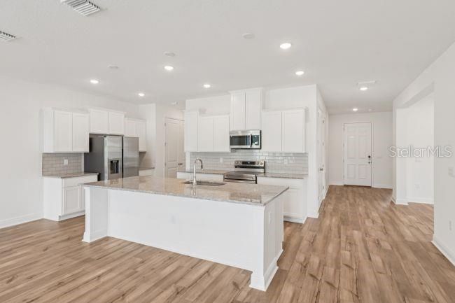 На продажу: $424,900 (4 спален, 3 ванн, 2434 Квадратных фут)