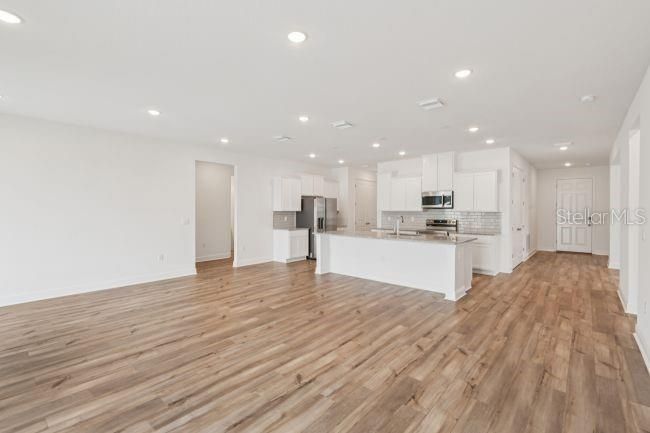 На продажу: $424,900 (4 спален, 3 ванн, 2434 Квадратных фут)