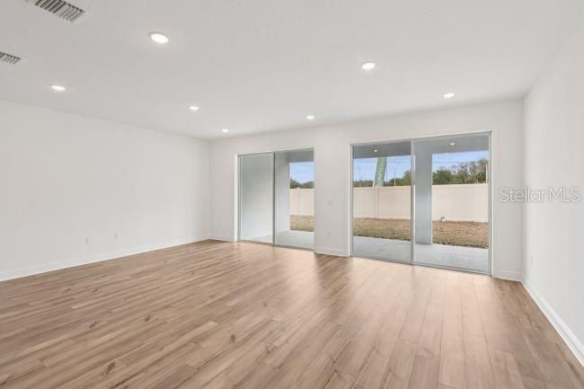 На продажу: $424,900 (4 спален, 3 ванн, 2434 Квадратных фут)