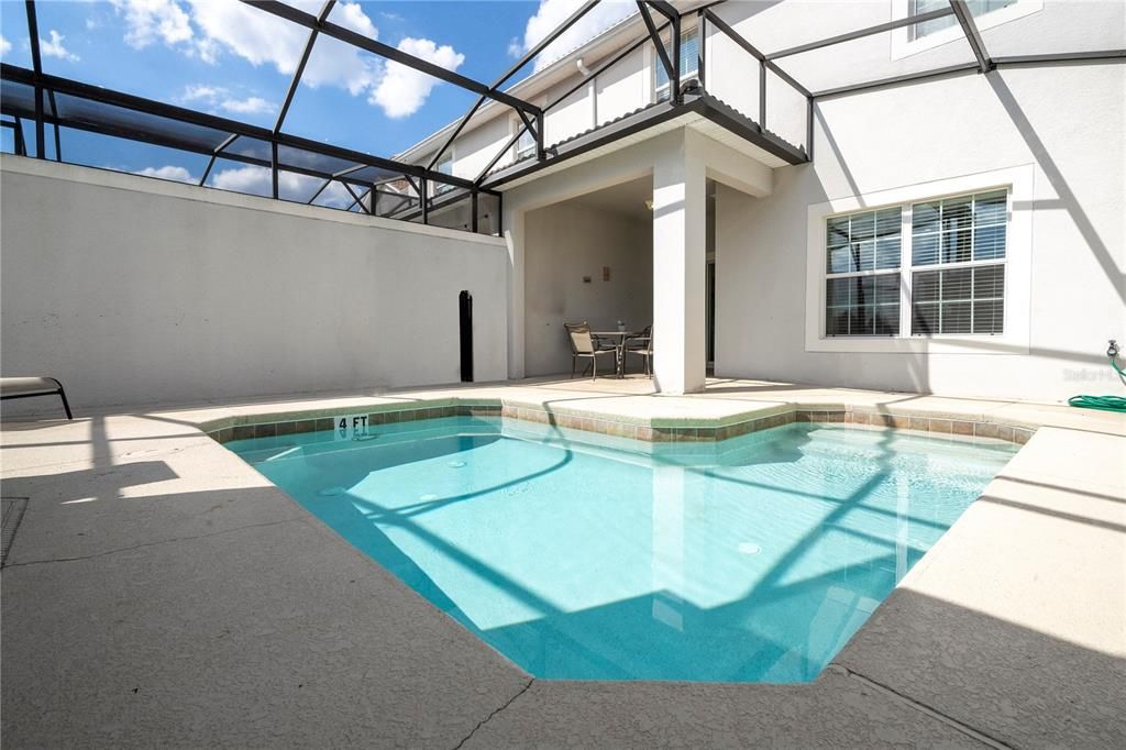 En Venta: $438,900 (4 camas, 3 baños, 1914 Pies cuadrados)