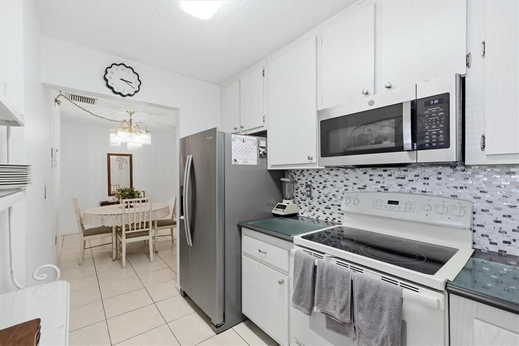 For Sale: $125,000 (2 beds, 2 baths, 1125 Square Feet)