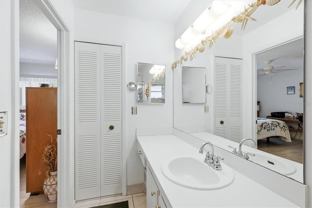 For Sale: $125,000 (2 beds, 2 baths, 1125 Square Feet)