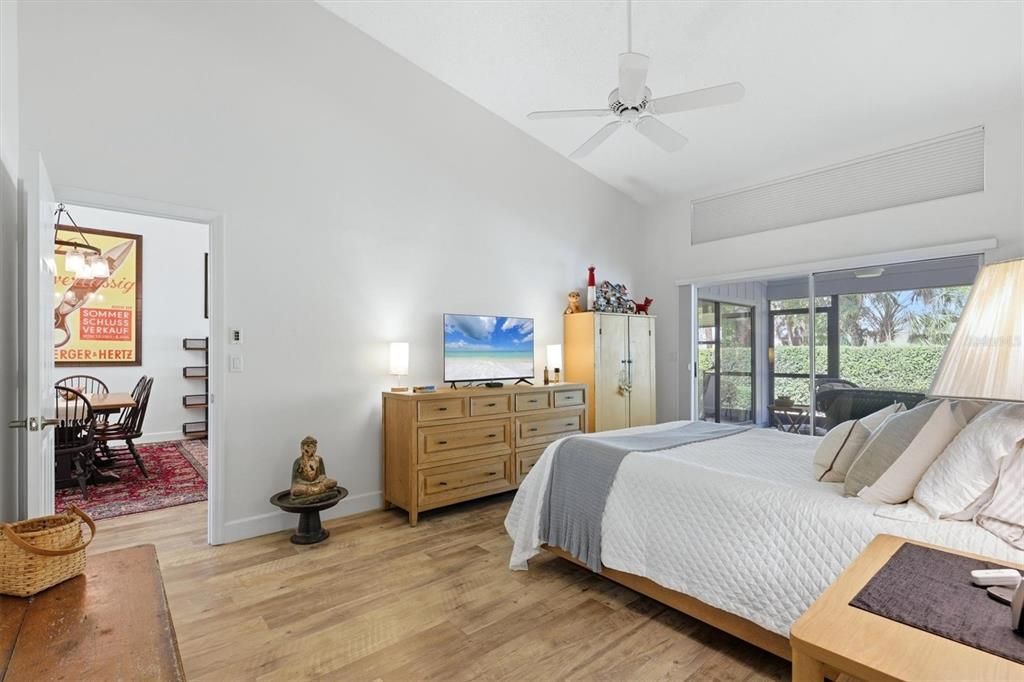 En Venta: $425,000 (3 camas, 2 baños, 1985 Pies cuadrados)