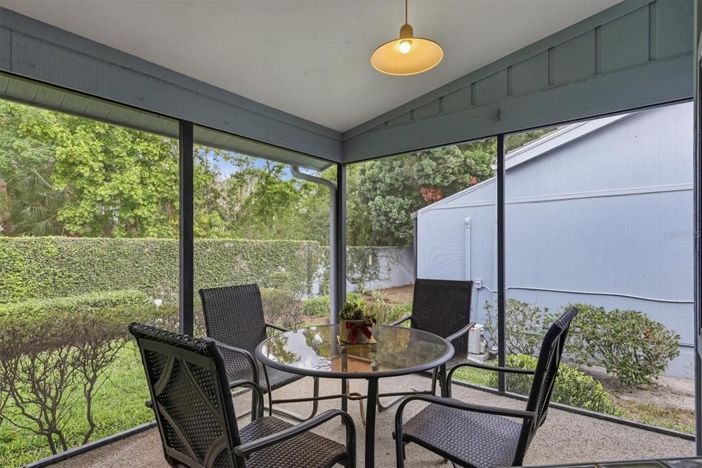 En Venta: $425,000 (3 camas, 2 baños, 1985 Pies cuadrados)