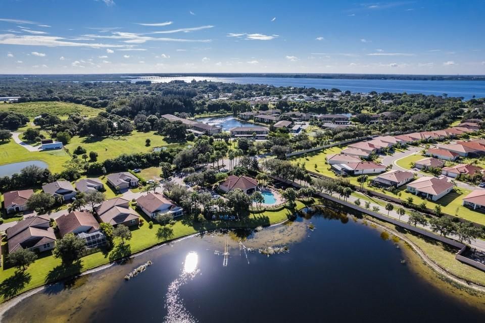 На продажу: $279,900 (3 спален, 2 ванн, 2000 Квадратных фут)