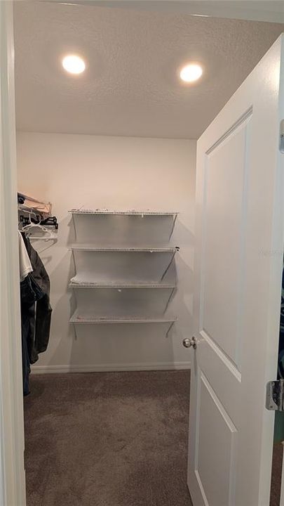 En Venta: $380,000 (4 camas, 2 baños, 1844 Pies cuadrados)