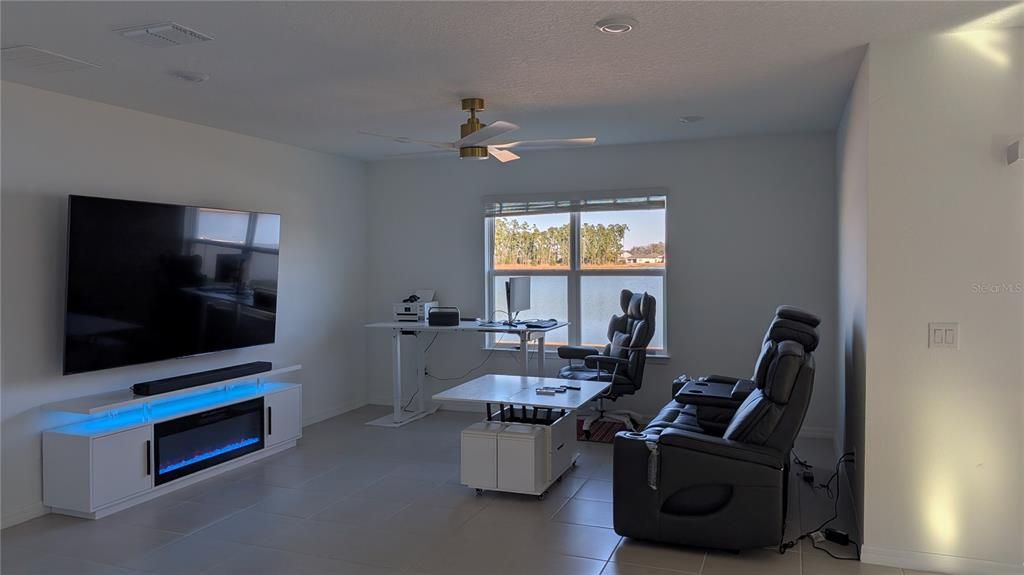 En Venta: $380,000 (4 camas, 2 baños, 1844 Pies cuadrados)