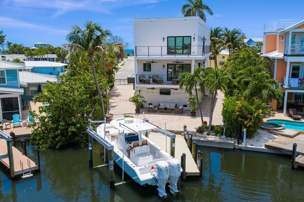 For Sale: $4,500,000 (5 beds, 4 baths, 3928 Square Feet)