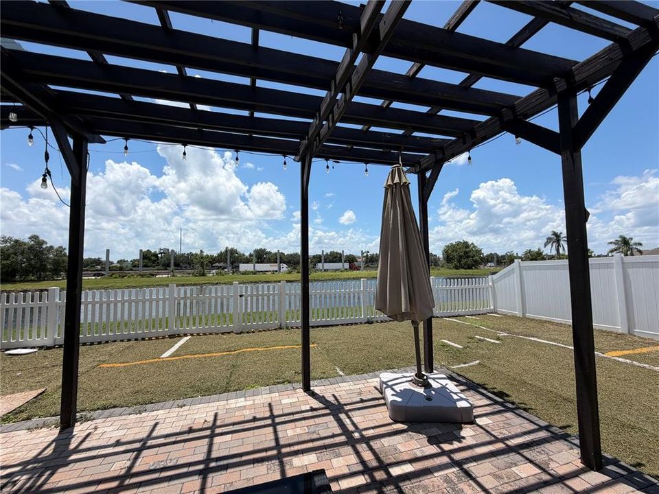 En Venta: $399,900 (4 camas, 2 baños, 2014 Pies cuadrados)