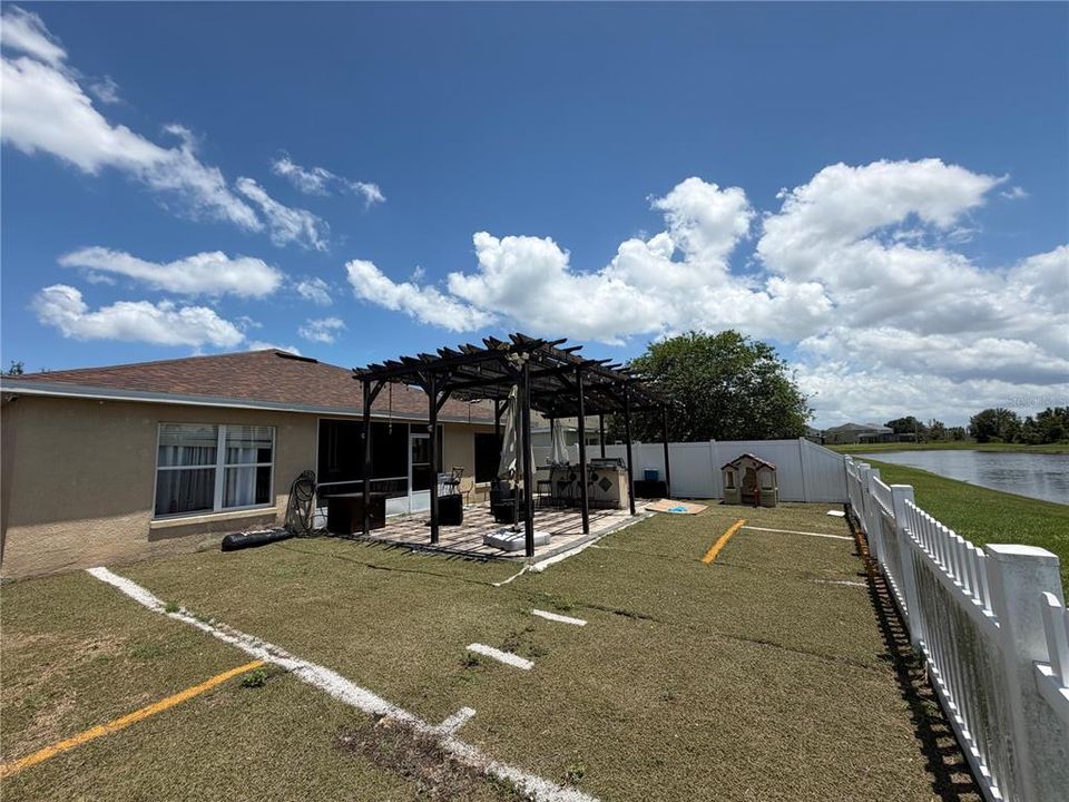 En Venta: $399,900 (4 camas, 2 baños, 2014 Pies cuadrados)