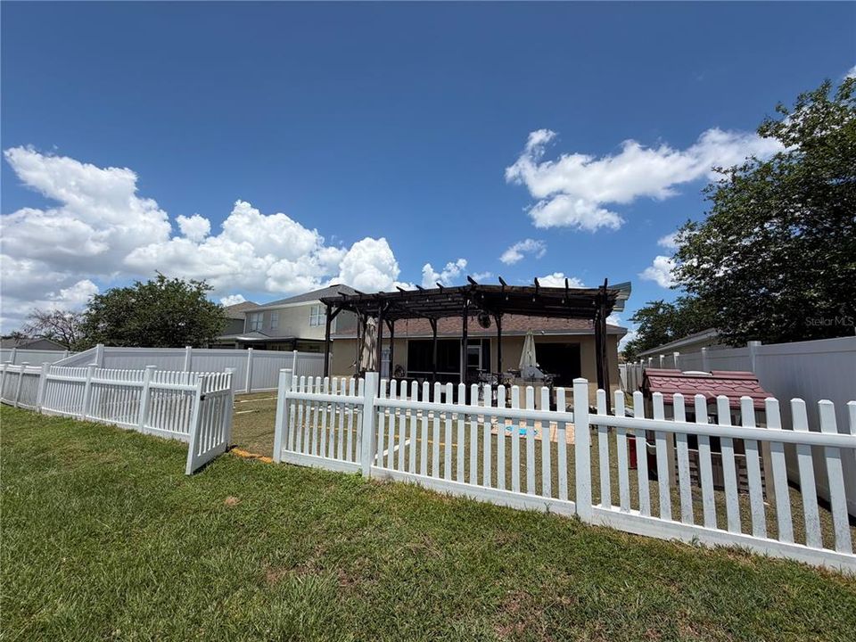 En Venta: $399,900 (4 camas, 2 baños, 2014 Pies cuadrados)