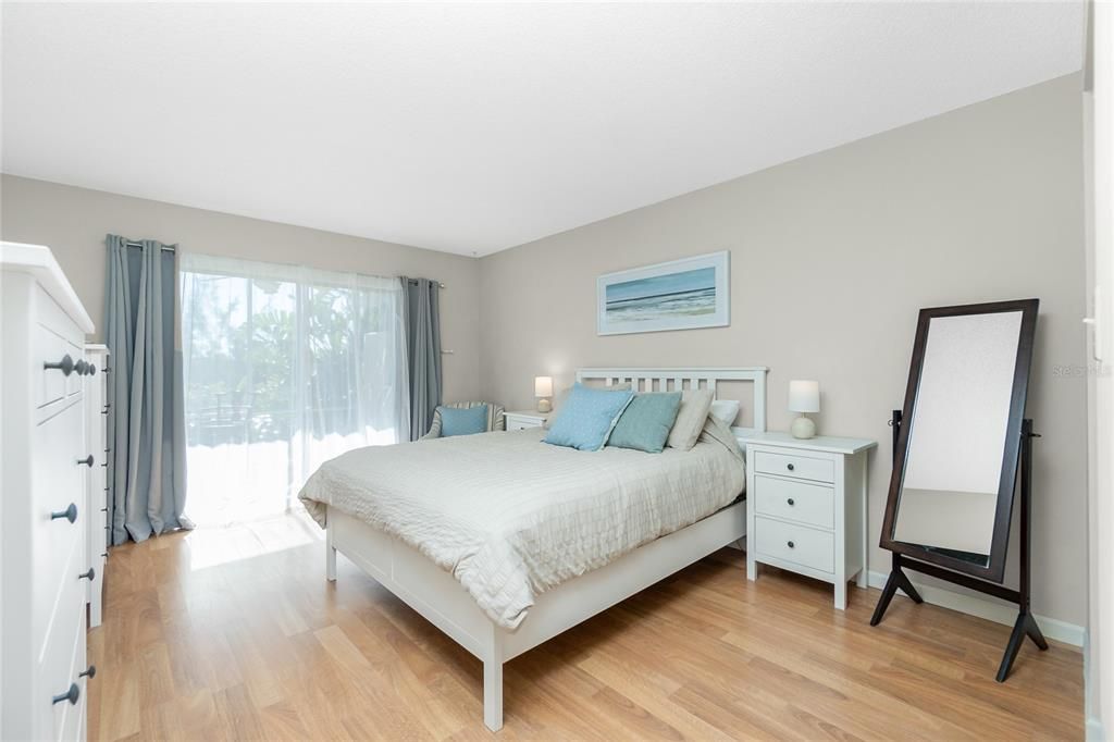 For Rent: $1,650 (2 beds, 2 baths, 1012 Square Feet)