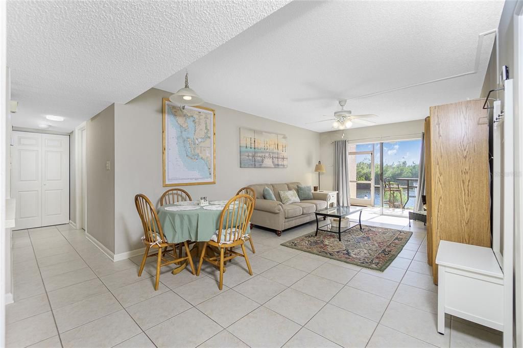 For Rent: $1,650 (2 beds, 2 baths, 1012 Square Feet)