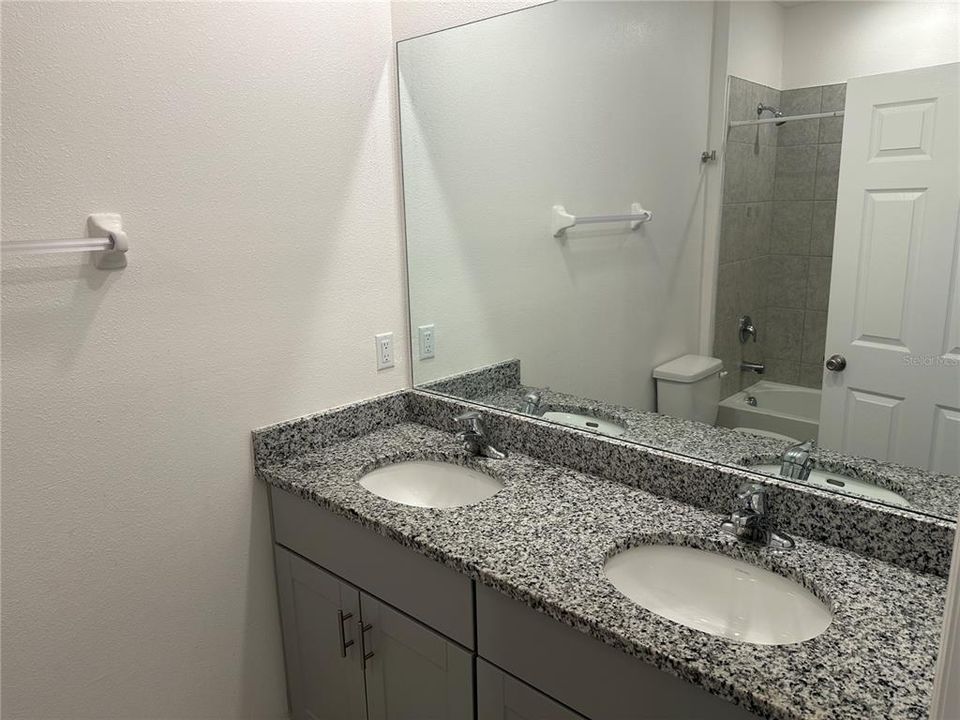 В аренду: $2,200 (3 спален, 2 ванн, 1703 Квадратных фут)