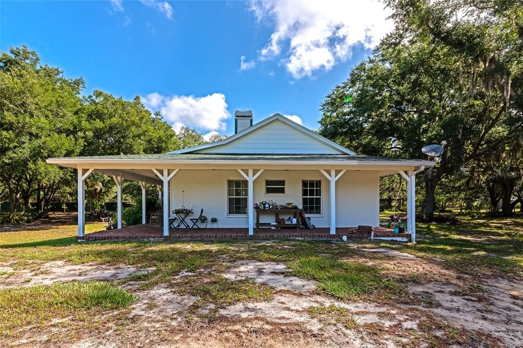 For Sale: $875,000 (3 beds, 2 baths, 1962 Square Feet)