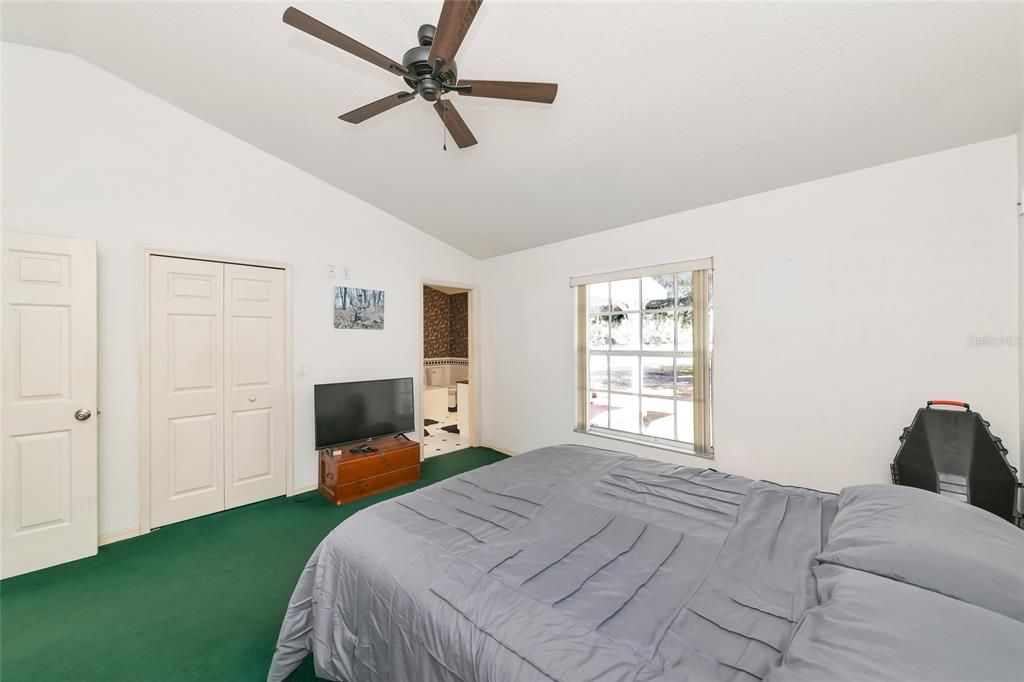 For Sale: $875,000 (3 beds, 2 baths, 1962 Square Feet)