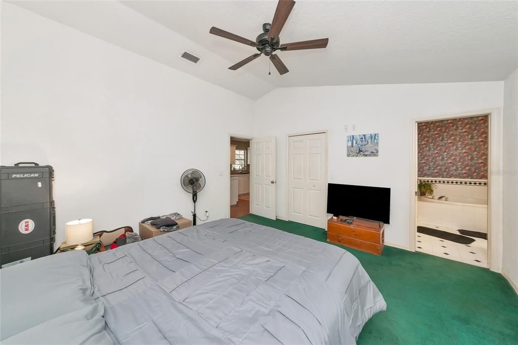 For Sale: $875,000 (3 beds, 2 baths, 1962 Square Feet)