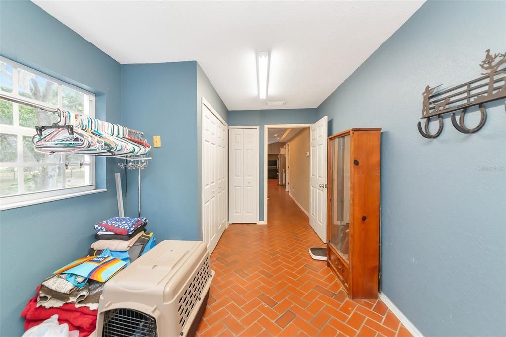 For Sale: $875,000 (3 beds, 2 baths, 1962 Square Feet)